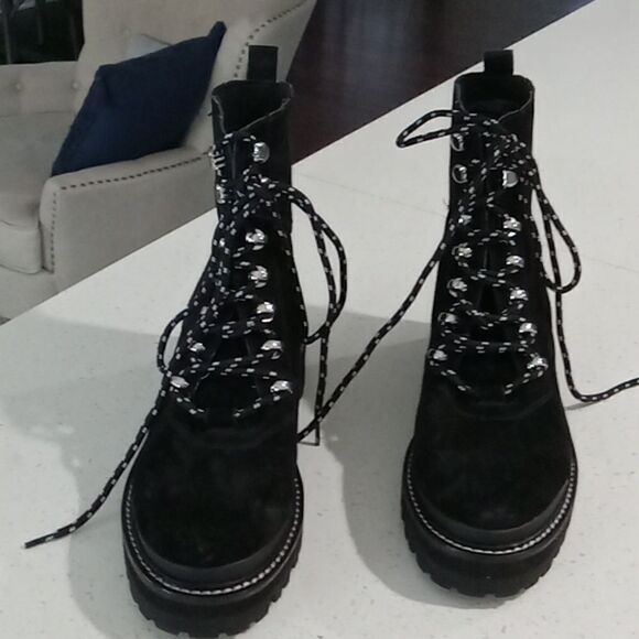 Marc Fisher Lizzie lug sole ankle hiking boot with shearling accent size 5.5 NWT - Picture 5 of 7